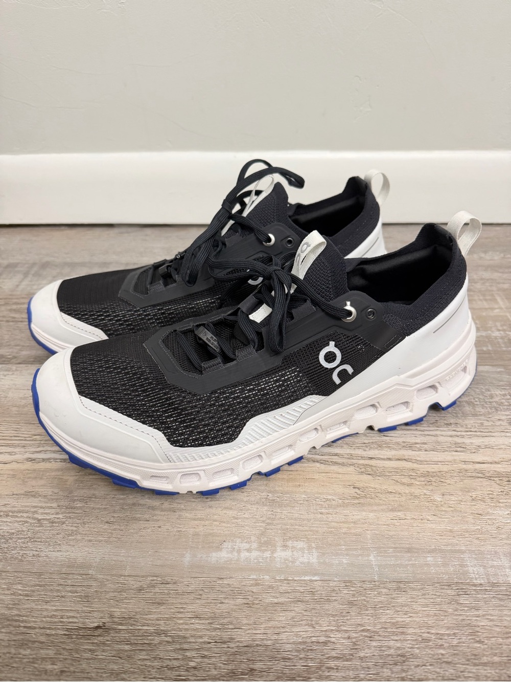 ON Cloudultra 2 Men’s Trail Running Shoes 'Black White Blue', size 11.5 like NEW